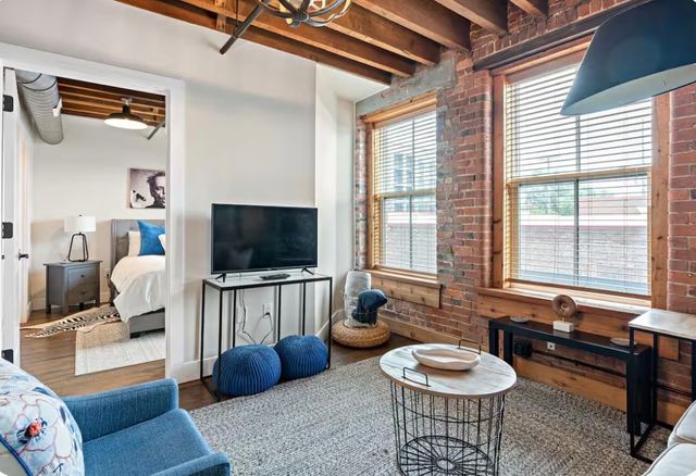 610 21st Ave N Apt 201, Nashville, TN 37203