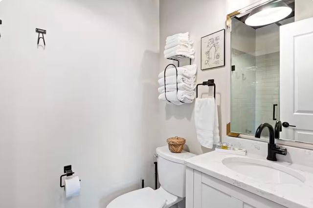 610 21st Ave N Apt 201, Nashville, TN 37203