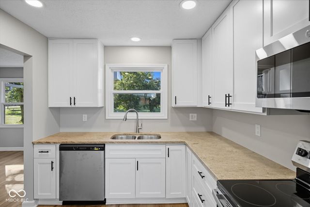 2135 S Miller Avenue, Shelbyville, IN 46176