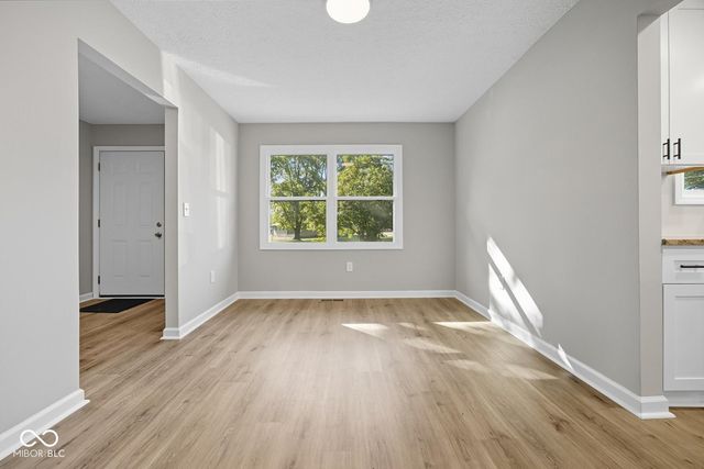 2135 S Miller Avenue, Shelbyville, IN 46176