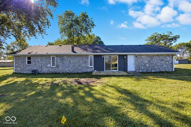 2135 S Miller Avenue, Shelbyville, IN 46176