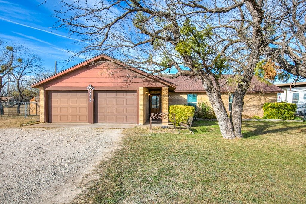 Image 3 of property listing at 8849 Grape Creek Rd, San Angelo, TX 76901