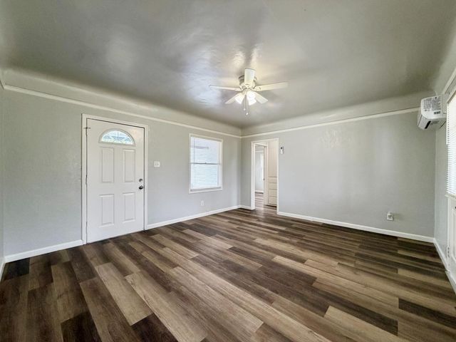 1336 W Fountain Way, Fresno, CA 93705