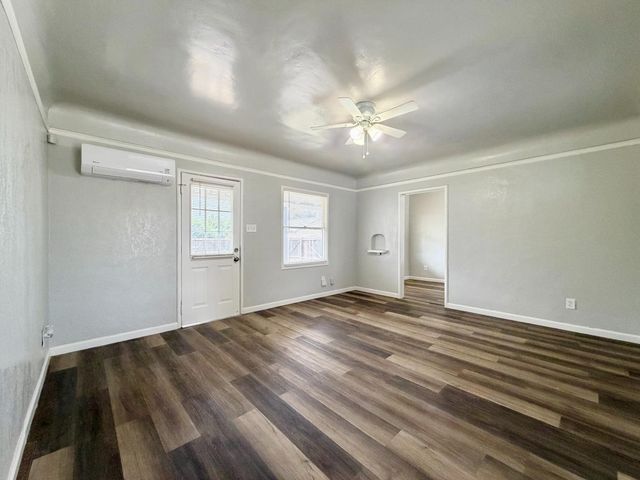 1336 W Fountain Way, Fresno, CA 93705