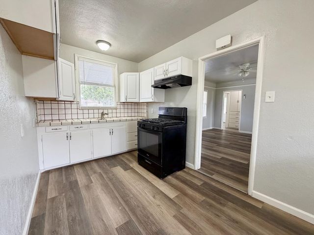 1336 W Fountain Way, Fresno, CA 93705