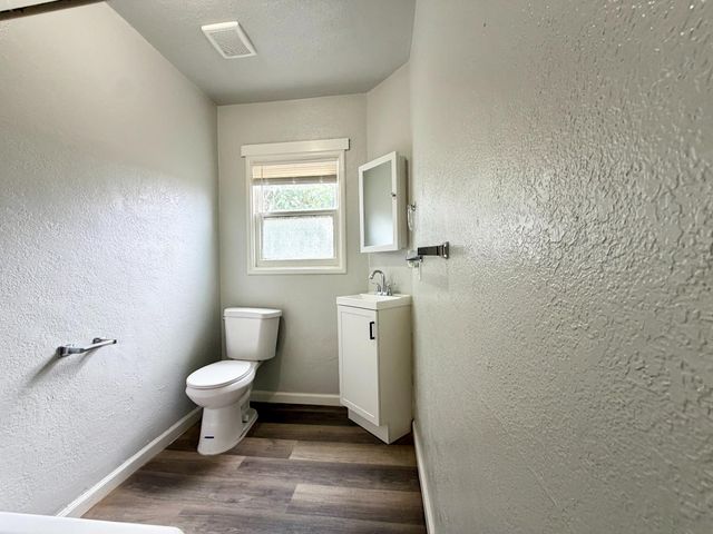 1336 W Fountain Way, Fresno, CA 93705