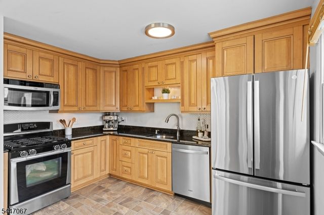 90 Maryknoll Rd, Woodbridge Twp., NJ 08840