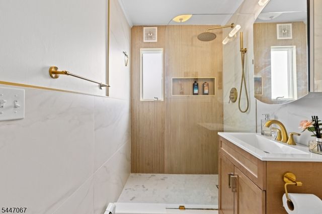 90 Maryknoll Rd, Woodbridge Twp., NJ 08840