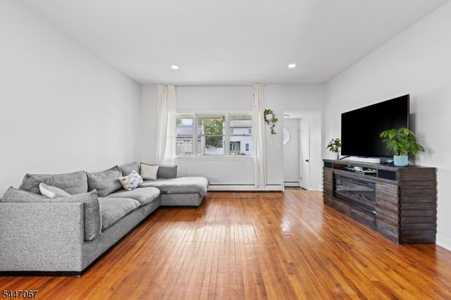 90 Maryknoll Rd, Woodbridge Twp., NJ 08840