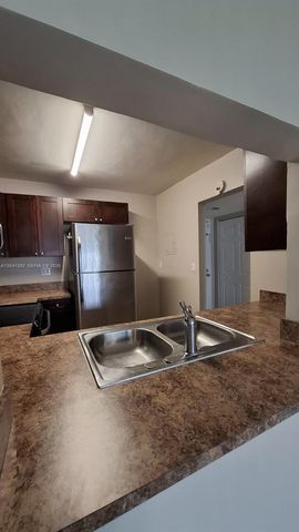 496 NW 165th St Road D612, Miami, FL 33169