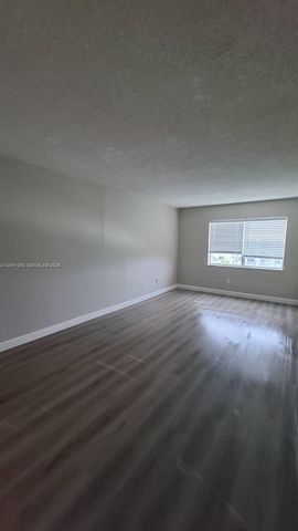 496 NW 165th St Road D612, Miami, FL 33169
