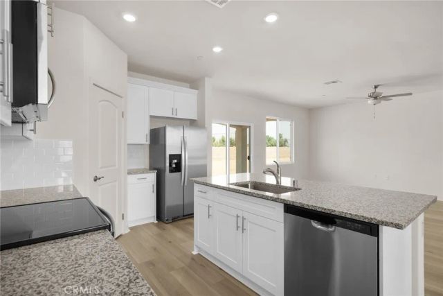 14860 Desert Lily Court, Apple Valley, CA 92307