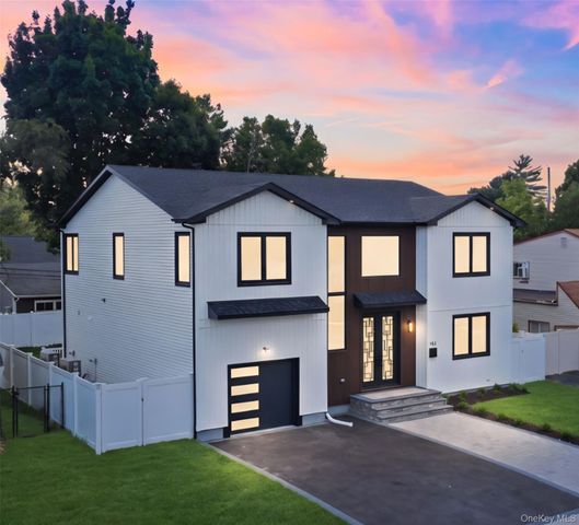 182 Friends Lane, Westbury, NY 11590