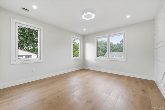 182 Friends Lane, Westbury, NY 11590