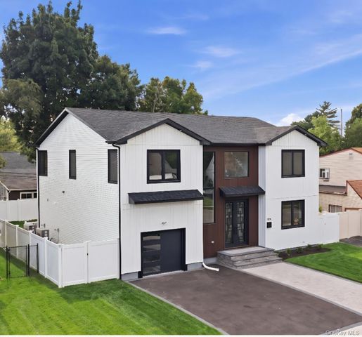 182 Friends Lane, Westbury, NY 11590