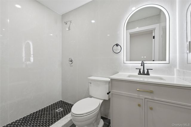 182 Friends Lane, Westbury, NY 11590