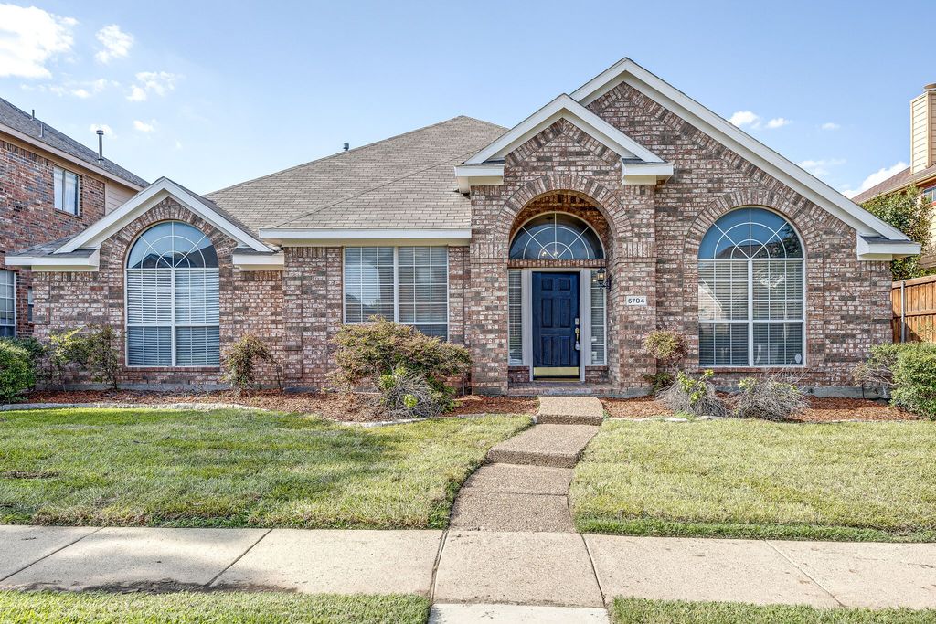 5704 Big River Drive, The Colony, TX 75056