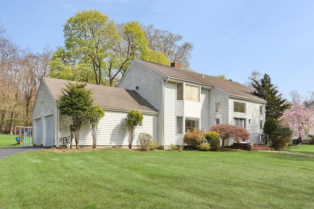 8 Hillel Court, Monsey, NY 10952