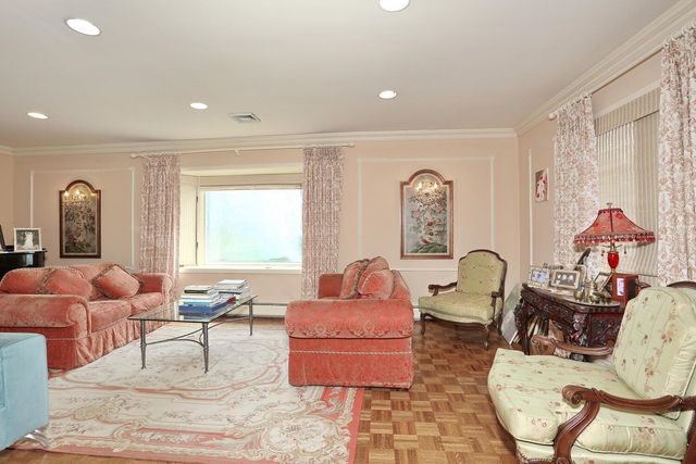 8 Hillel Court, Monsey, NY 10952