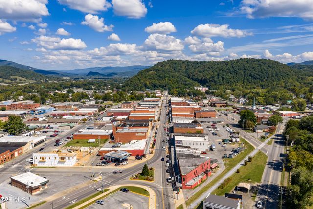 304 Merry Drive, Elizabethton, TN 37643