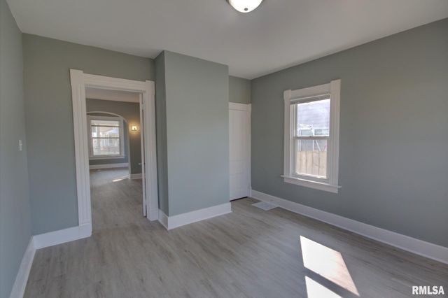 2312 W 1ST Street, Davenport, IA 52802