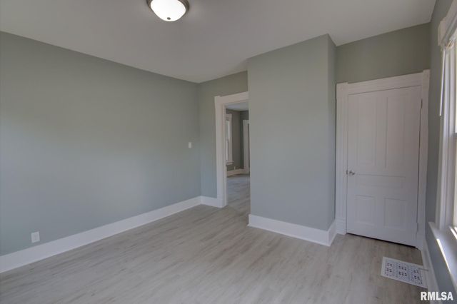 2312 W 1ST Street, Davenport, IA 52802