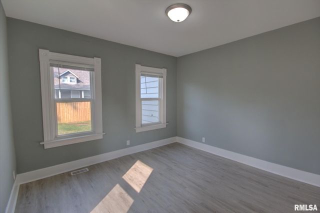 2312 W 1ST Street, Davenport, IA 52802