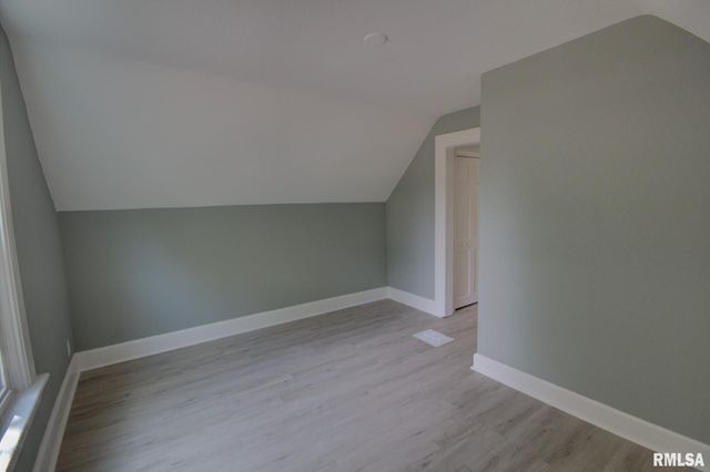 2312 W 1ST Street, Davenport, IA 52802