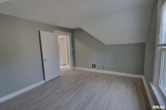 2312 W 1ST Street, Davenport, IA 52802