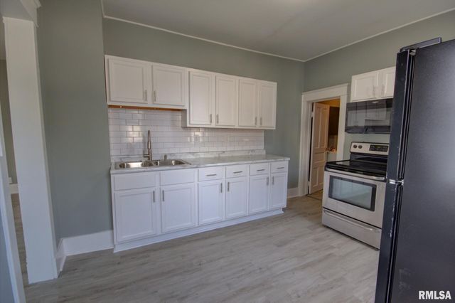 2312 W 1ST Street, Davenport, IA 52802