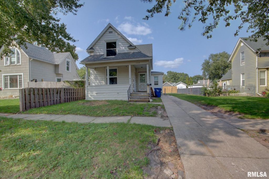 2312 W 1ST Street, Davenport, IA 52802
