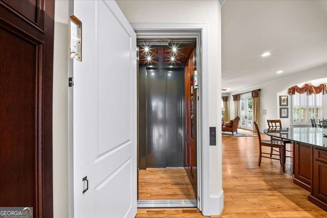 2252 Parkwood Place Court SE, Smyrna, GA 30080