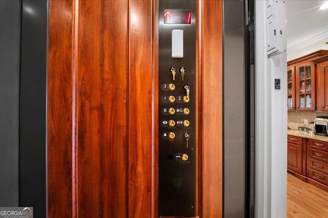 2252 Parkwood Place Court SE, Smyrna, GA 30080