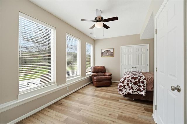 215 E Whispering Hills Boulevard, Lone Jack, MO 64070
