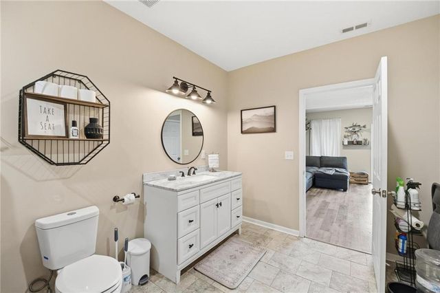 215 E Whispering Hills Boulevard, Lone Jack, MO 64070
