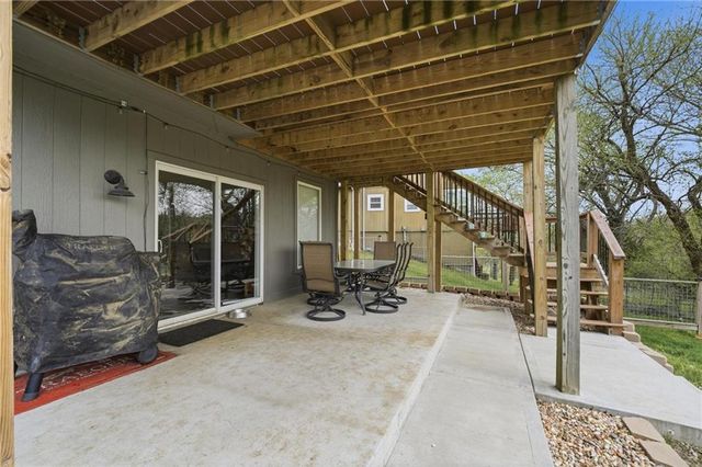 215 E Whispering Hills Boulevard, Lone Jack, MO 64070