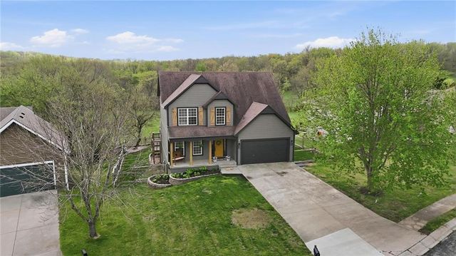 215 E Whispering Hills Boulevard, Lone Jack, MO 64070