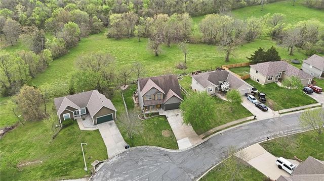 215 E Whispering Hills Boulevard, Lone Jack, MO 64070