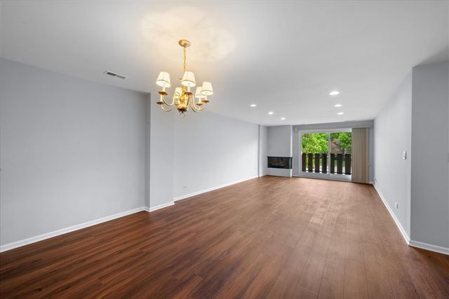 1795 Lake Cook Road 107, Highland Park, IL 60035