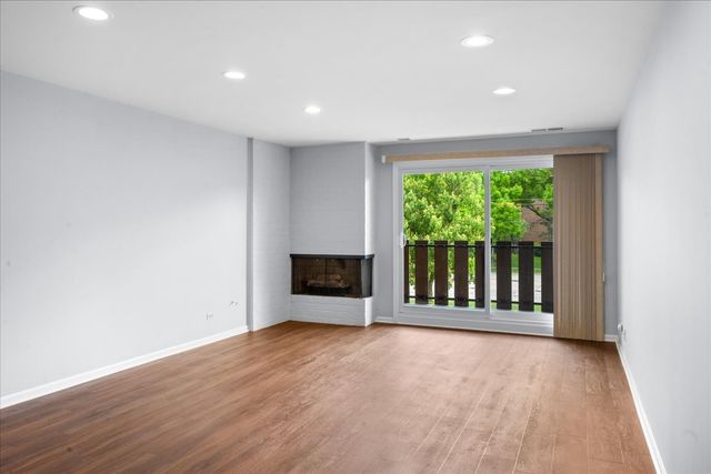 1795 Lake Cook Road 107, Highland Park, IL 60035