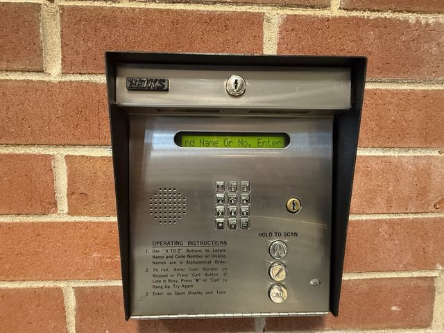 855 E 22nd Street 202, Lombard, IL 60148