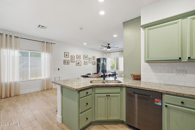 3571 S LOBACK Lane, Gilbert, AZ 85297