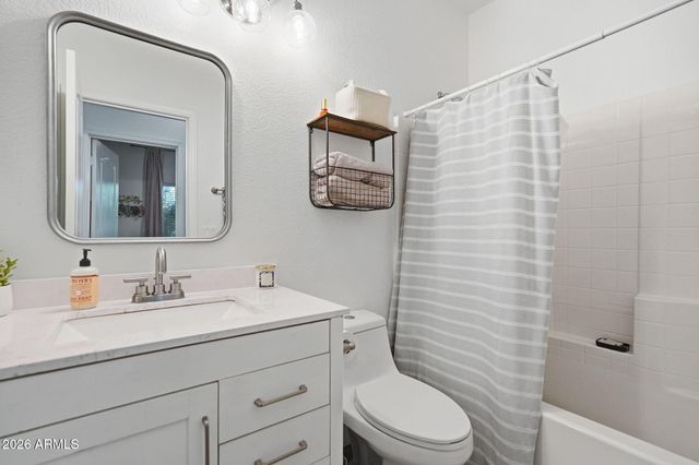 3571 S LOBACK Lane, Gilbert, AZ 85297
