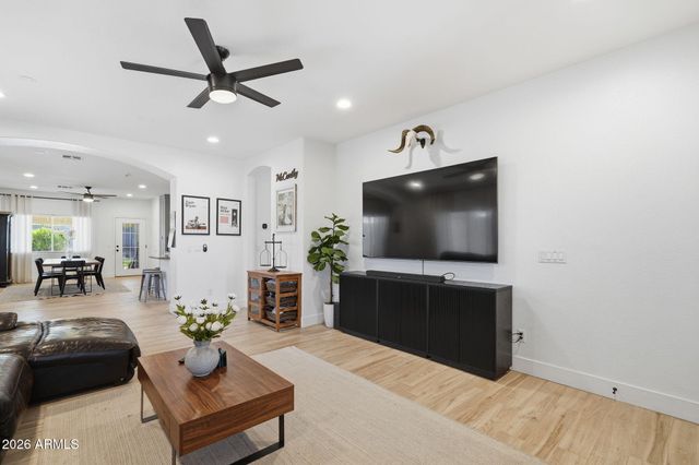 3571 S LOBACK Lane, Gilbert, AZ 85297