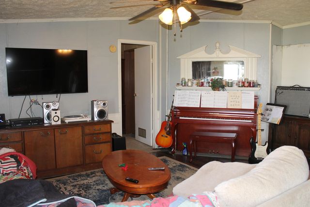 130 Fox Lane Drive, Jeffersonville, KY 40337