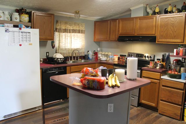 130 Fox Lane Drive, Jeffersonville, KY 40337