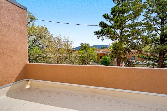 409 E Coronado Road 2, Santa Fe, NM 87505