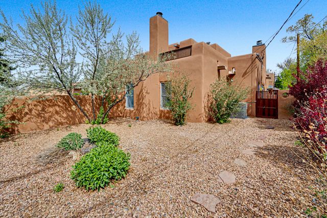 409 E Coronado Road 2, Santa Fe, NM 87505