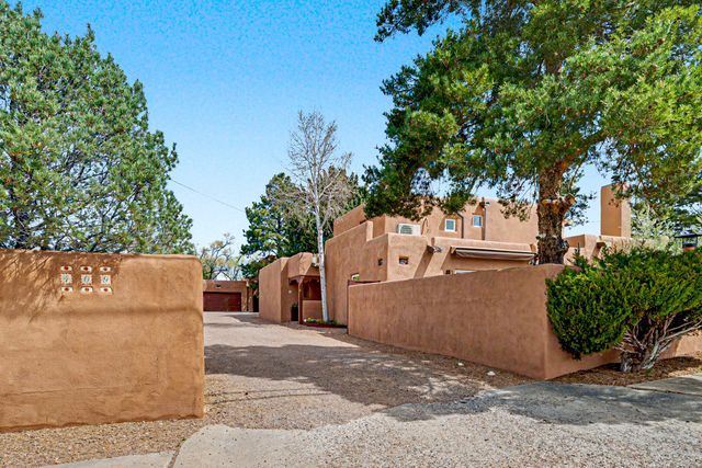 409 E Coronado Road 2, Santa Fe, NM 87505
