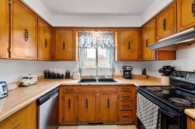 2744 Merriman Road, Medford, OR 97501